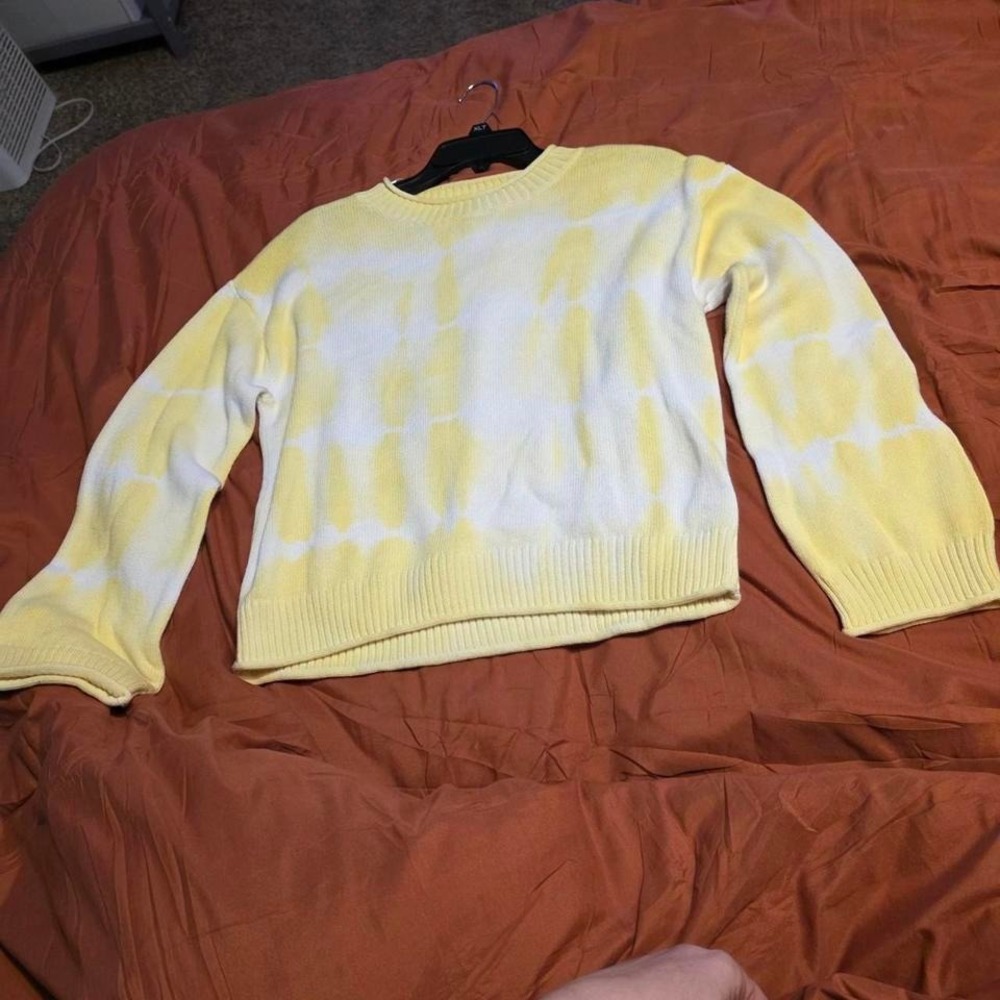 Elizabeth and James yellow tie-dye‎ knit sweater